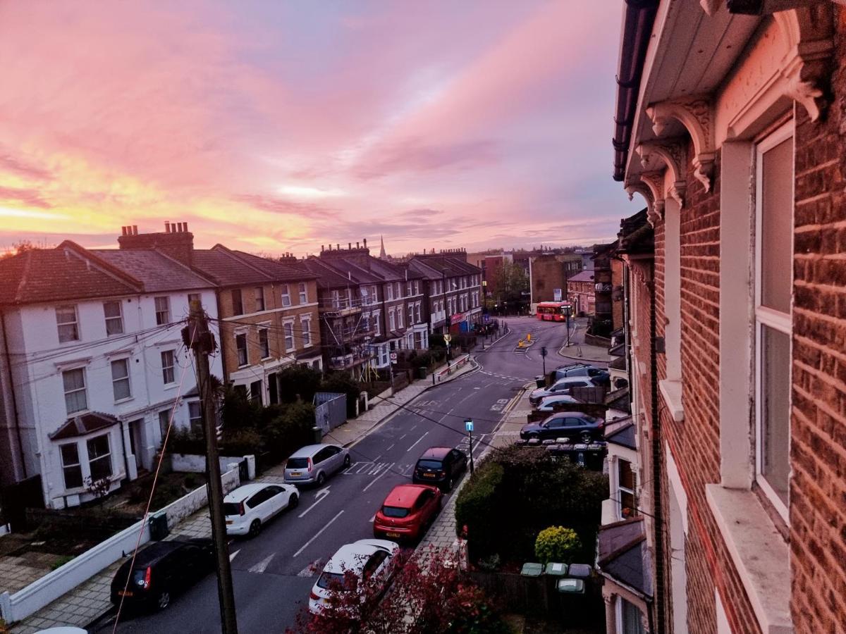 Stylish-Brockley-Entire Place Apartment London Exterior photo